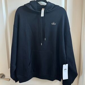 ALO YOGA -  NWT ACCOLADE HOODIE BLACK